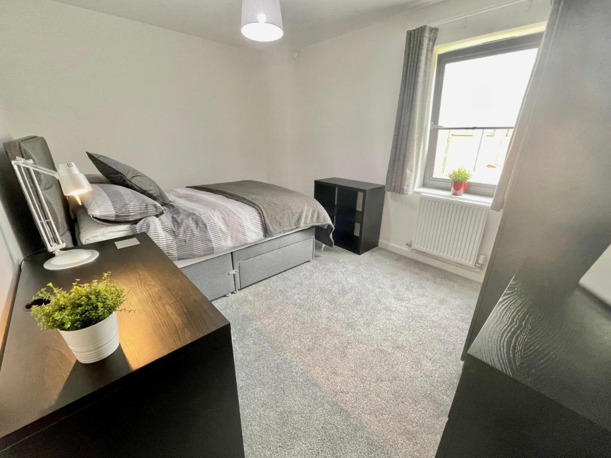 Garden View - 2 Bedroom Bungalowヨーク エクステリア 写真